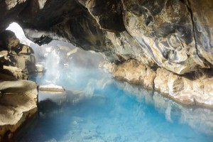 Grjotagja Höhle in Island
