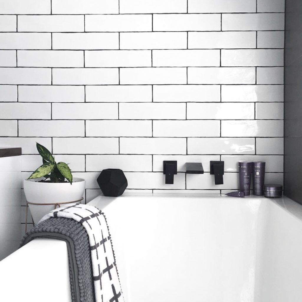 Matt schwarze Badarmaturen - Der Badezimmer Trend 2019 - Badewannen-Blog