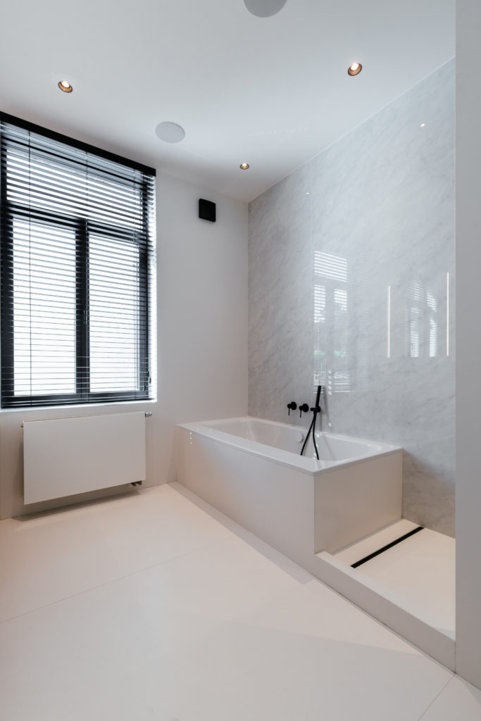 Matt schwarze Badarmaturen - Der Badezimmer Trend 2019 - Badewannen-Blog