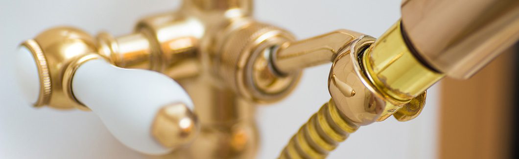 goldene Badewannen Armatur