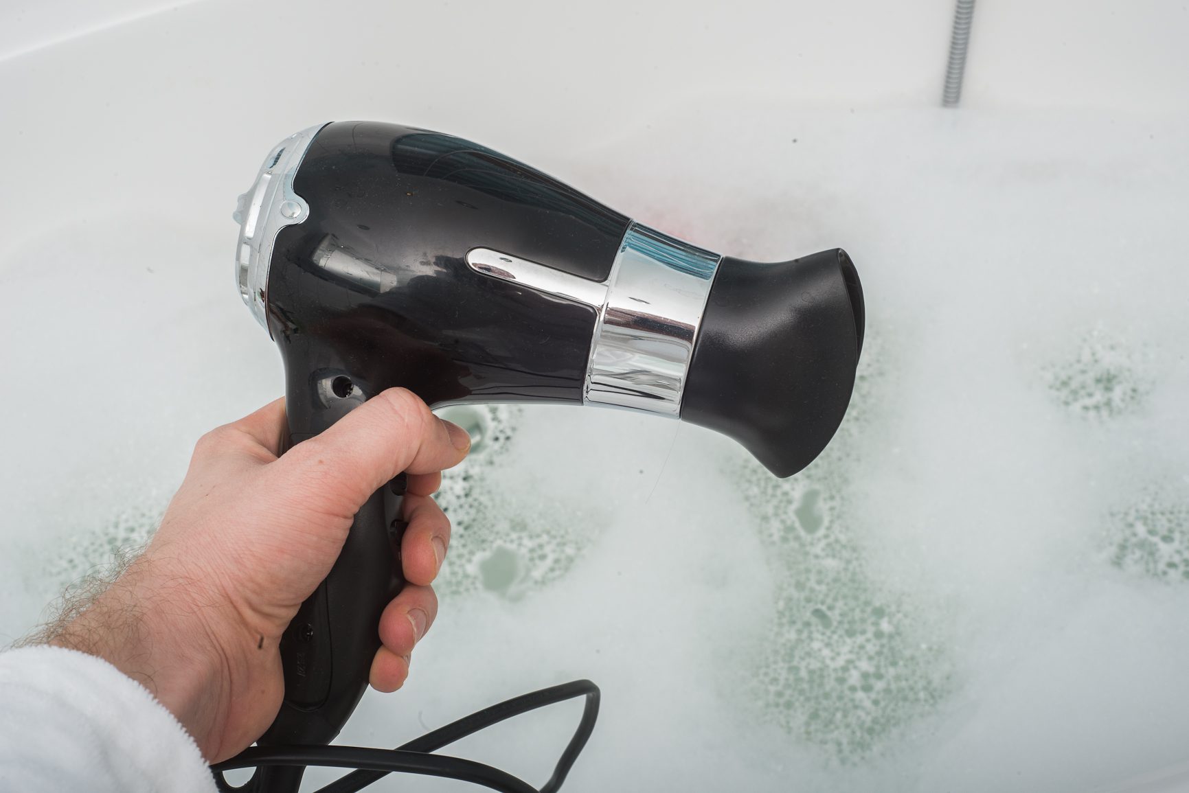 Fön und Badewanne Fön und Badewanne